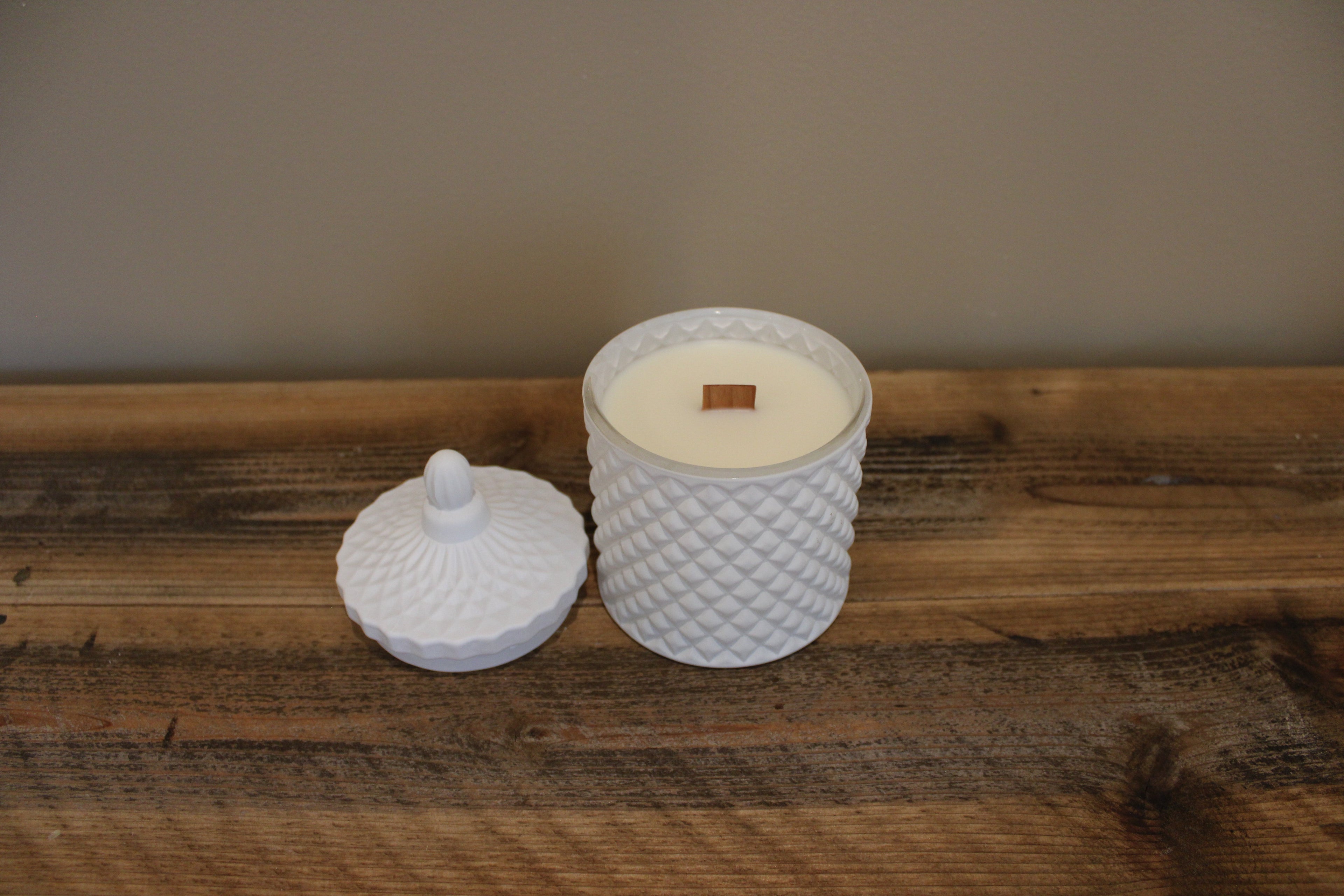 Soy-Coconut Large Matte Textured Ceramic Wooden Wick 10oz Candle with Lid