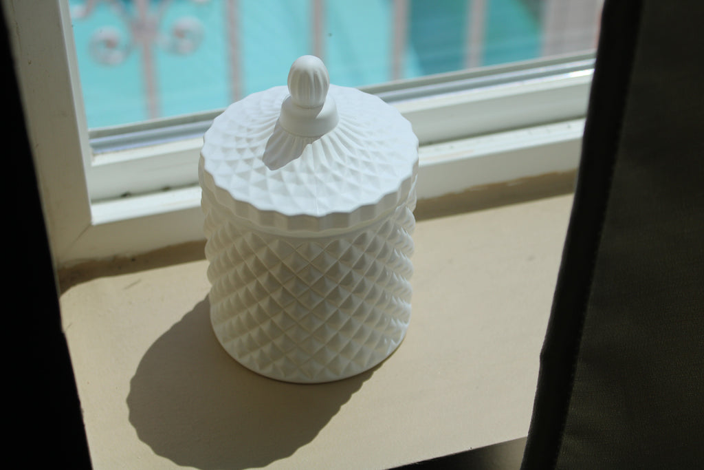 Soy-Coconut Large Matte Textured Ceramic Wooden Wick 10oz Candle with Lid